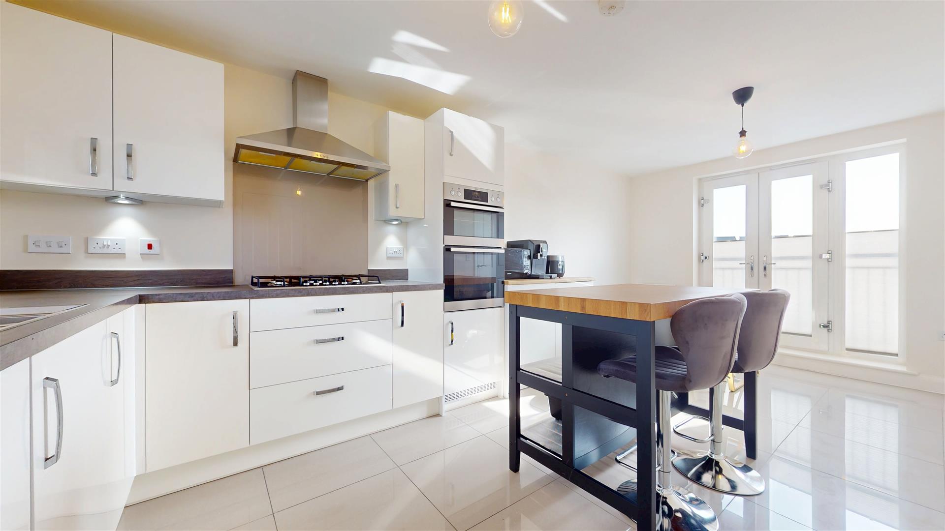 5 bed property in Vanguard Circle, Milton Keynes